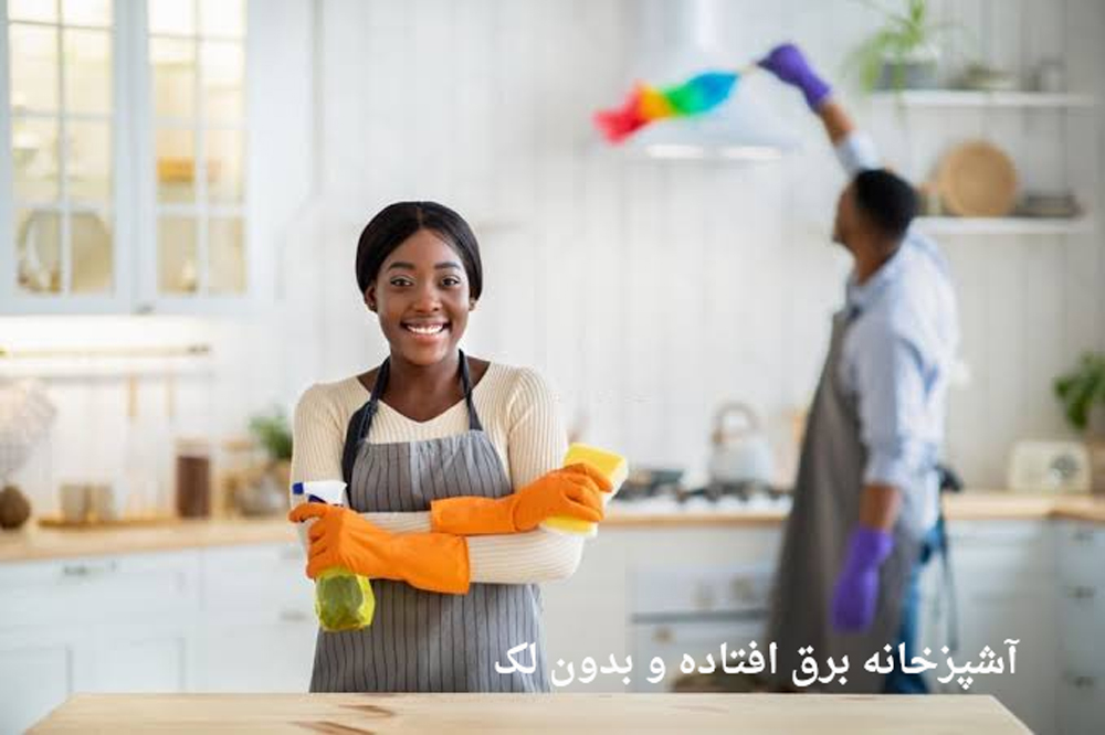 چربی‌ زدایی آشپزخانه: پاک کردن هود، گاز و کابینت